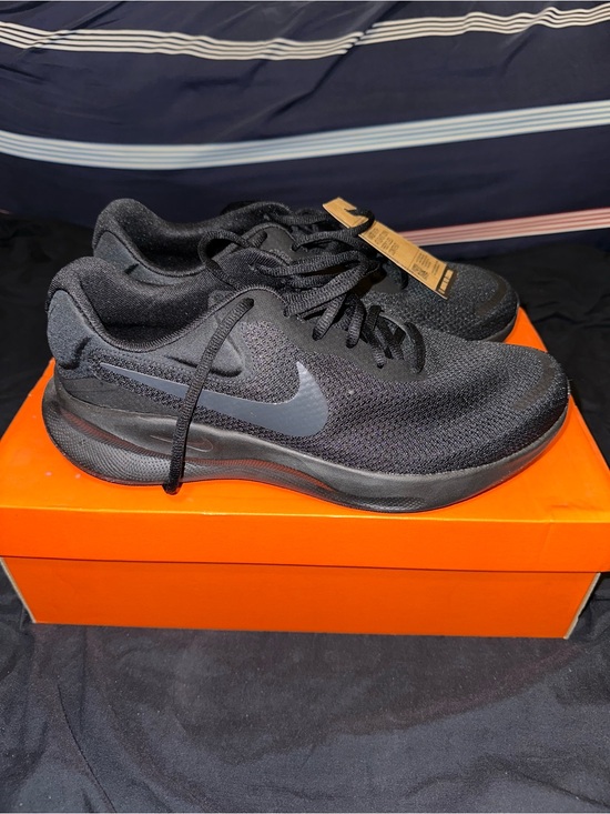 Nike Other - Men’s Nike Revolution 7